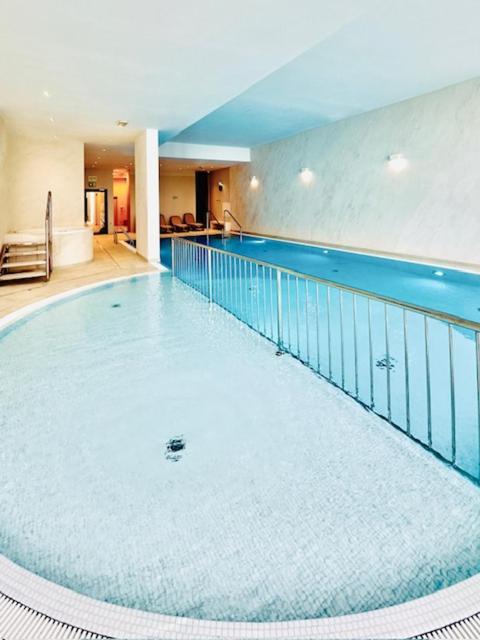Let'S Sea - 2 Bedroom - Premium Baltic Apartment With Front Sea View Garden And Spa Access Гонски Экстерьер фото